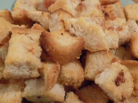 How To Make Garlic Croutons